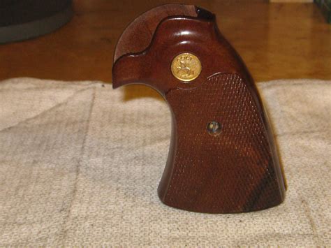 Colt Diamondback Wooden Grips